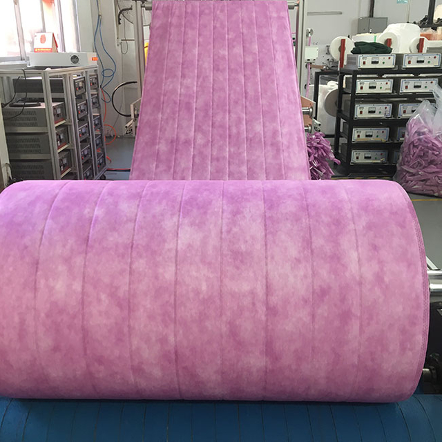 Рулон рукавного фильтрующего материала из 100% ПП, выдутый из расплава